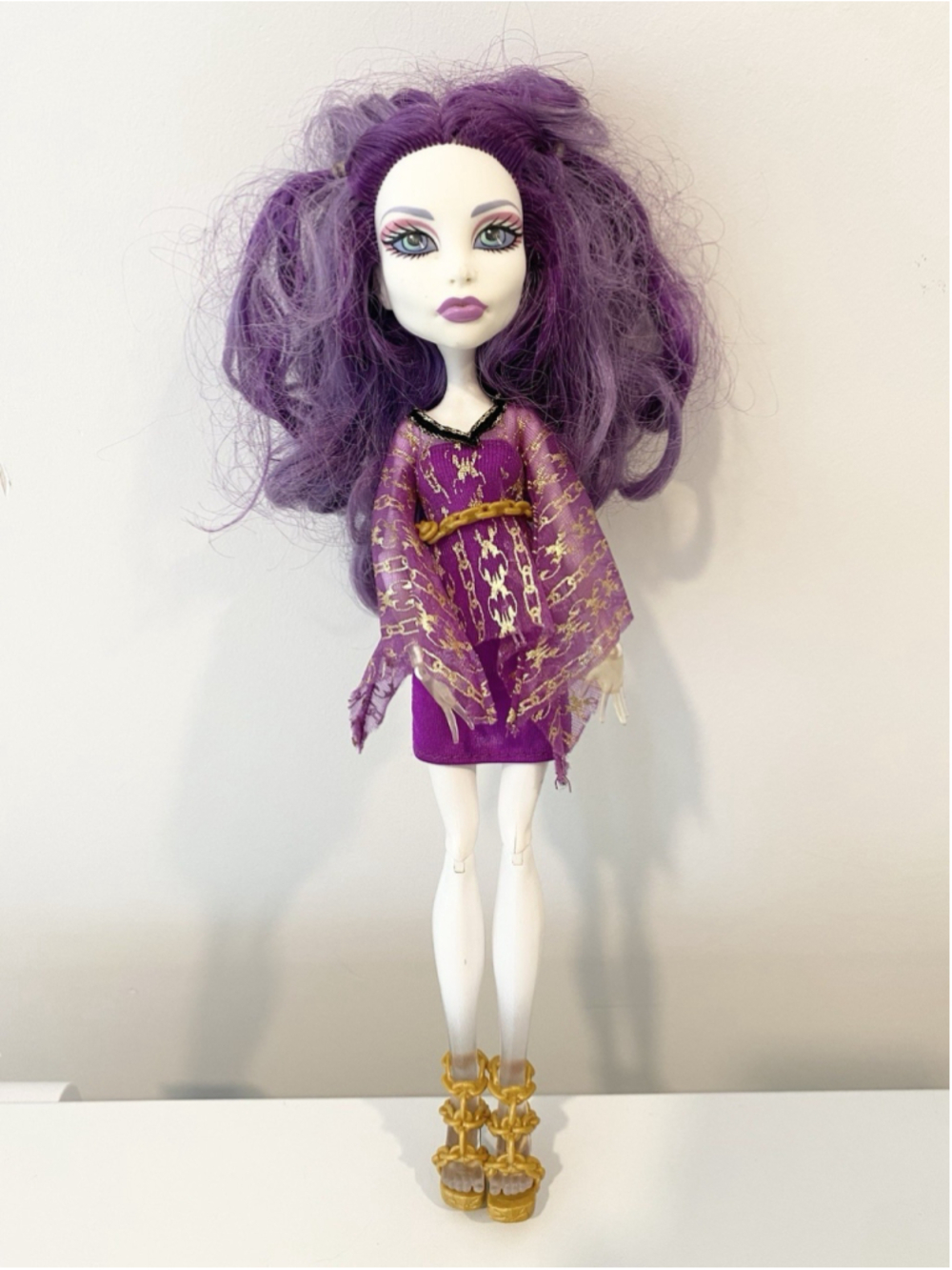 Monster High G1 13 Wishes Party Lounge Spectra Vondergeist Doll Outfit Shoes